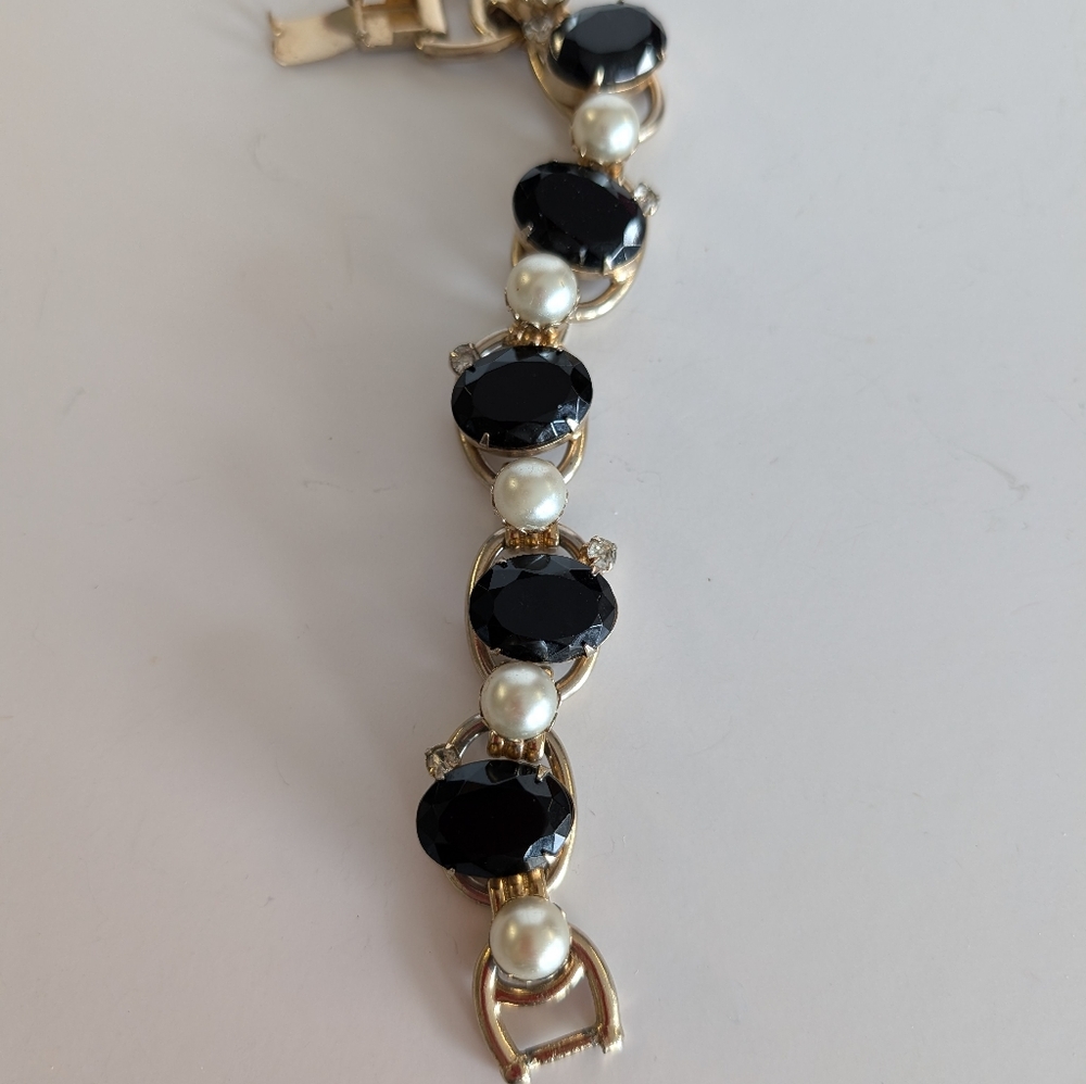 Vintage Chunky Bracelet Black Rhinestone, Gold with Pearls 1970 - Picture 3 of 3